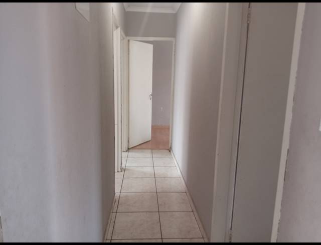 3 BEDROOM FREEHOLD FOR SALE IN LEACHVILLE